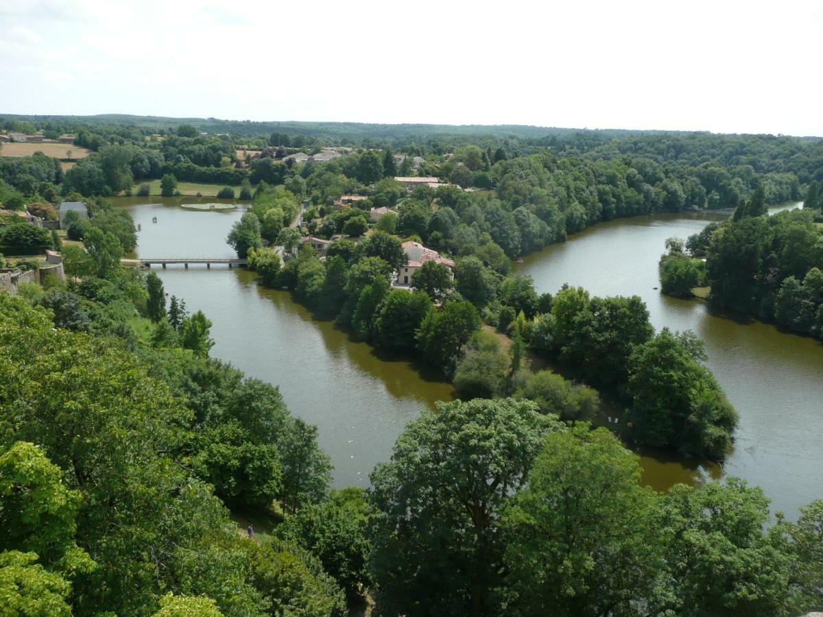 Alba Melusine Bed & Breakfast Vouvant ภายนอก รูปภาพ