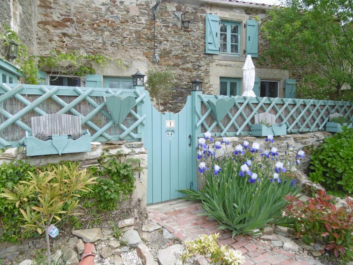 Alba Melusine Bed & Breakfast Vouvant ภายนอก รูปภาพ