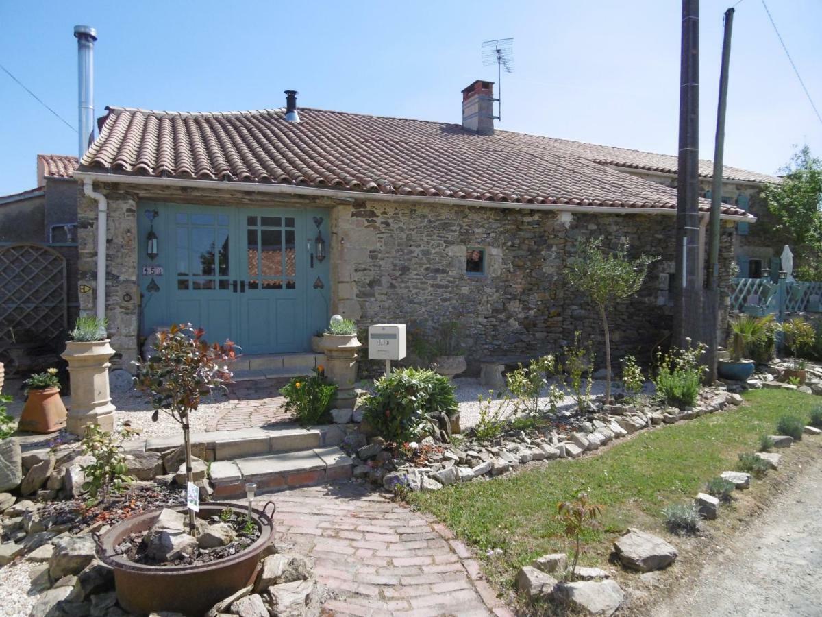 Alba Melusine Bed & Breakfast Vouvant ภายนอก รูปภาพ